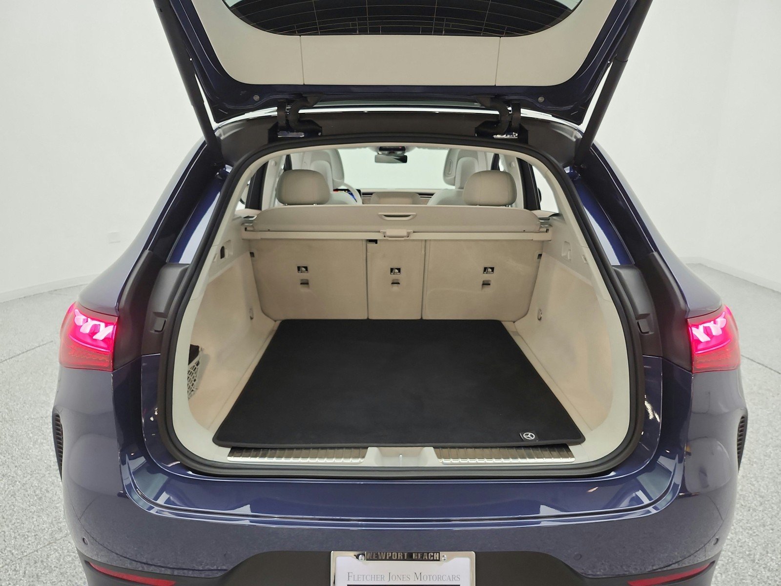 Certified Used 2024 Twilight Blue Metallic Mercedes-Benz EQE 350 4MATIC® SUV image 17