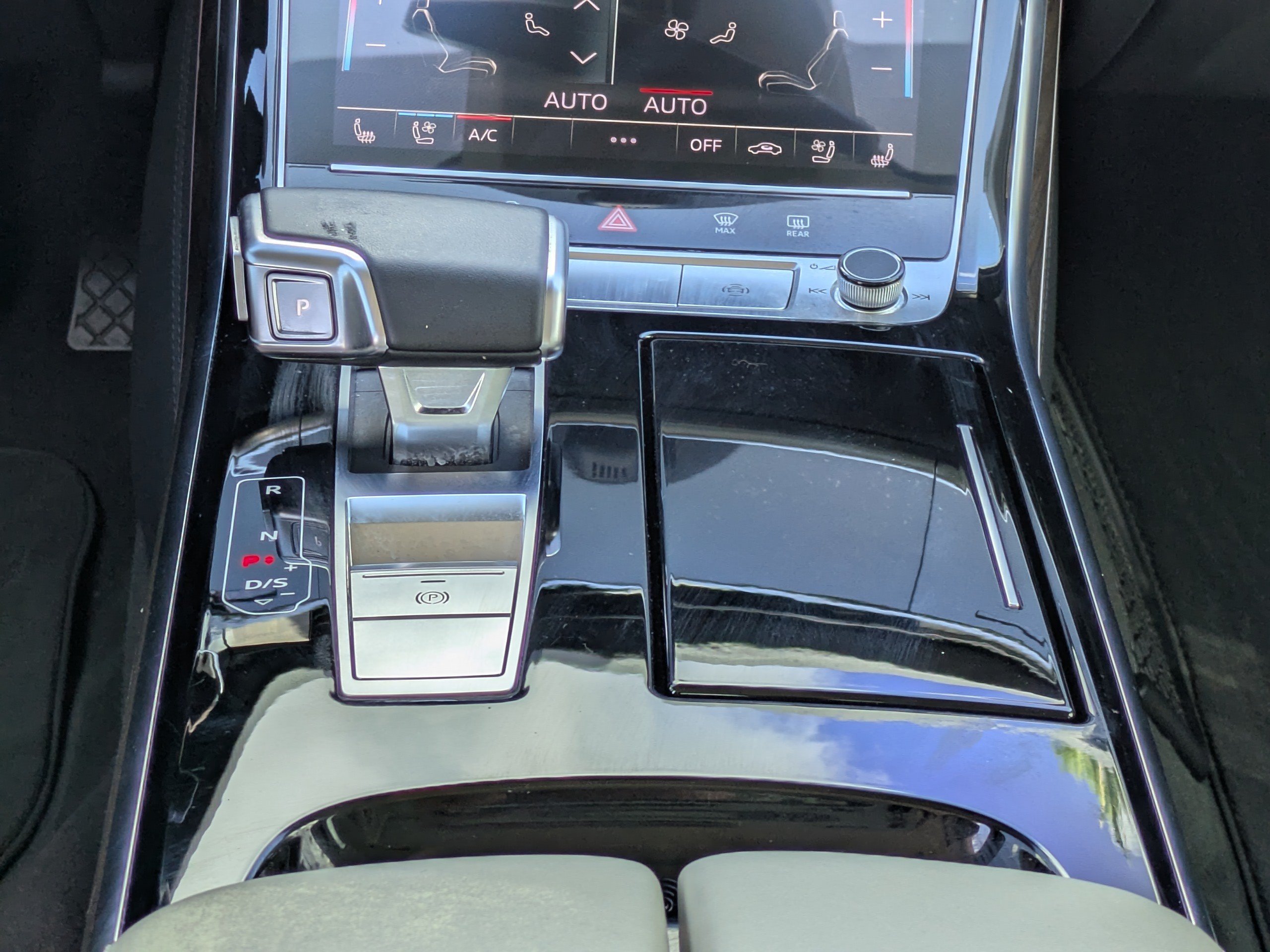 2022 Audi A8 Base - Photo 18