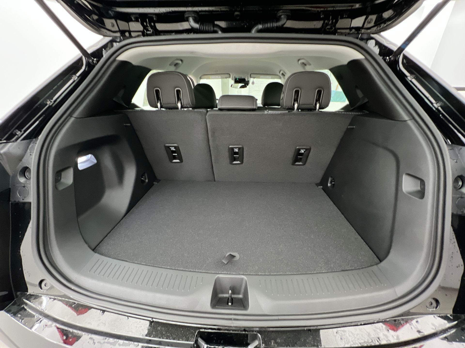 2027 Chevrolet Bolt LT - Photo 76