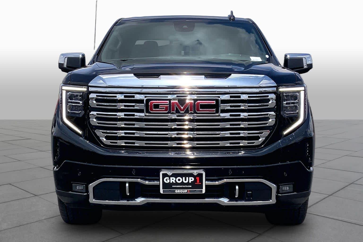 Used 2023 Onyx Black GMC Denali image 4