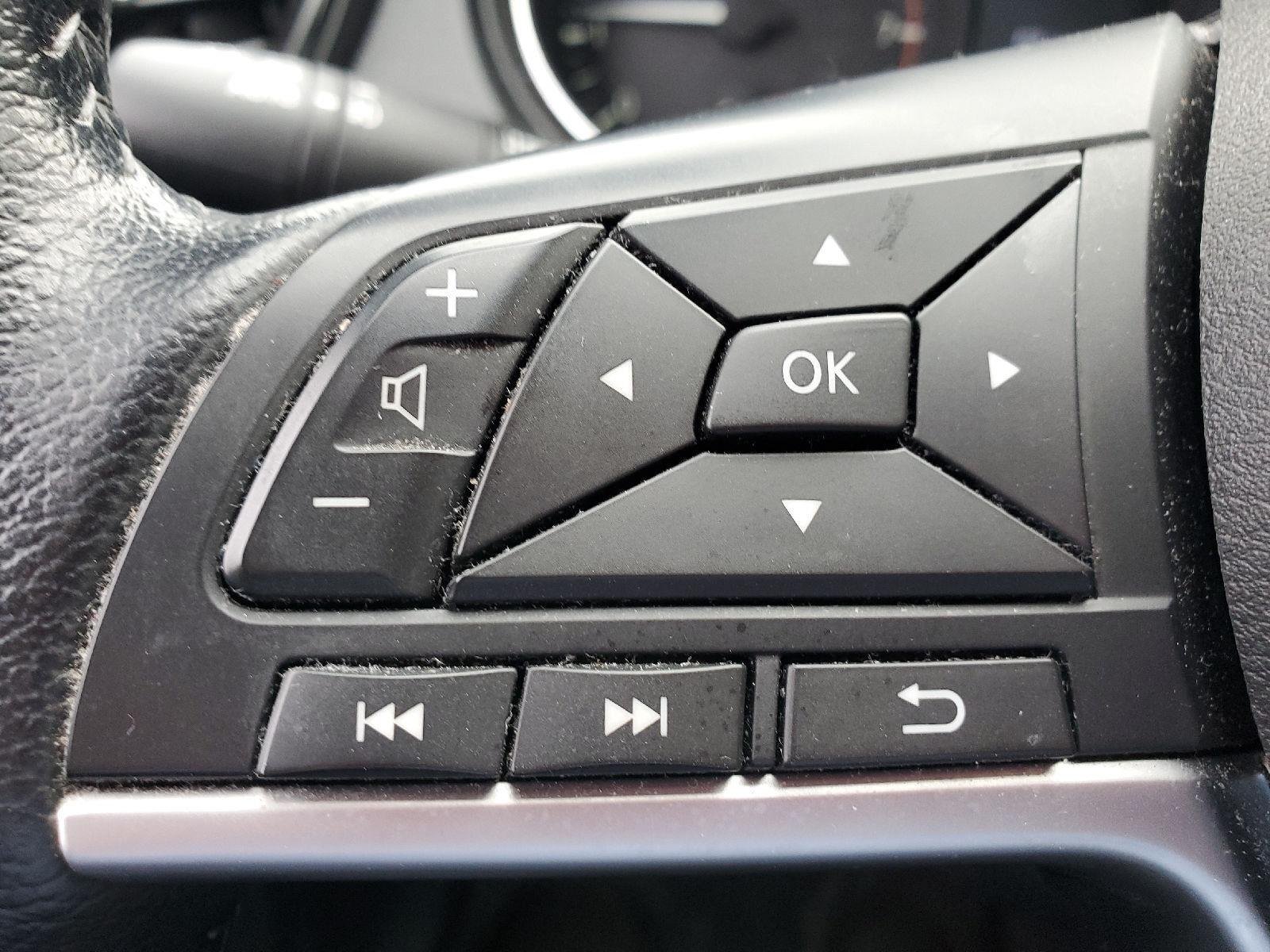 Used 2020 Magnetic Black Pearl Nissan SL image 11