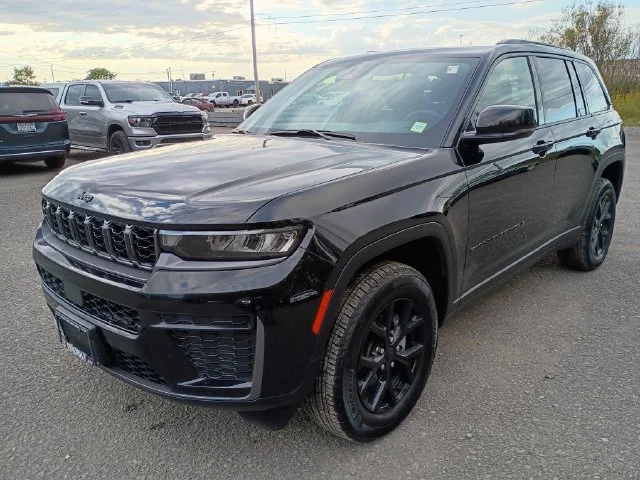 2026 Jeep Grand Cherokee Altitude