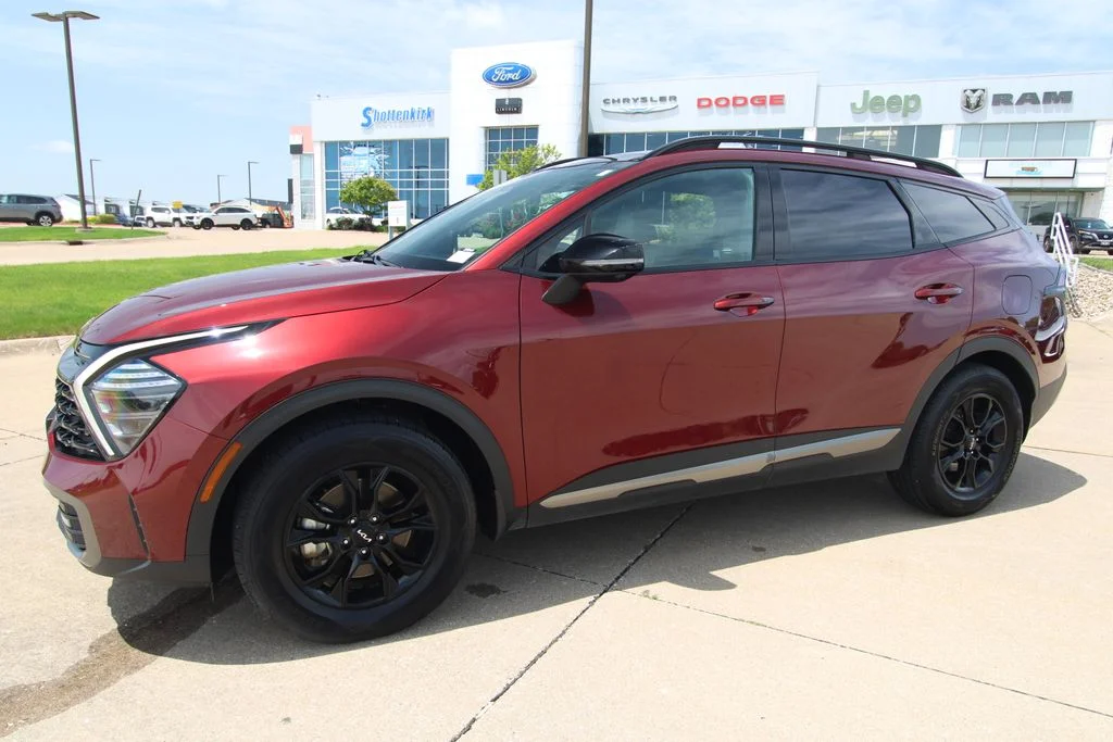 Used 2023 Red Kia X-Pro Prestige image 19