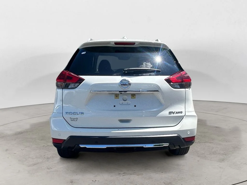 Used 2019 Pearl White Nissan SV image 5