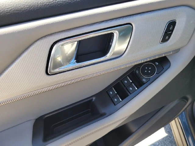 New 2026 Vapor Blue Ford Active image 19