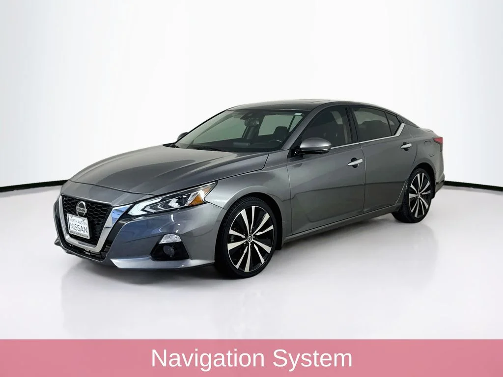 Used 2019 Gray Nissan 2.5 Platinum image 3