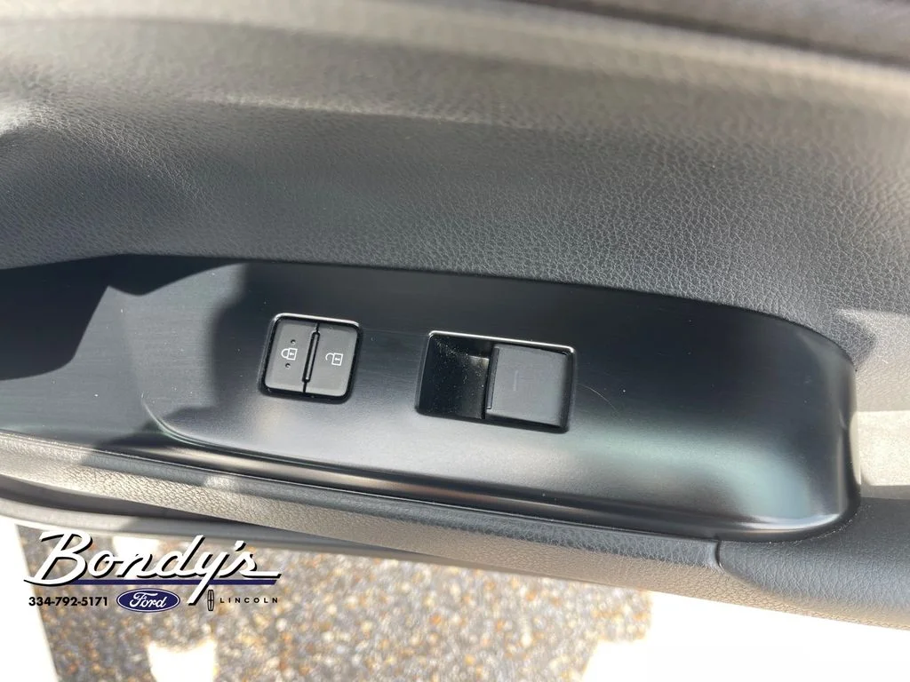2025 Toyota Camry LE - Photo 20