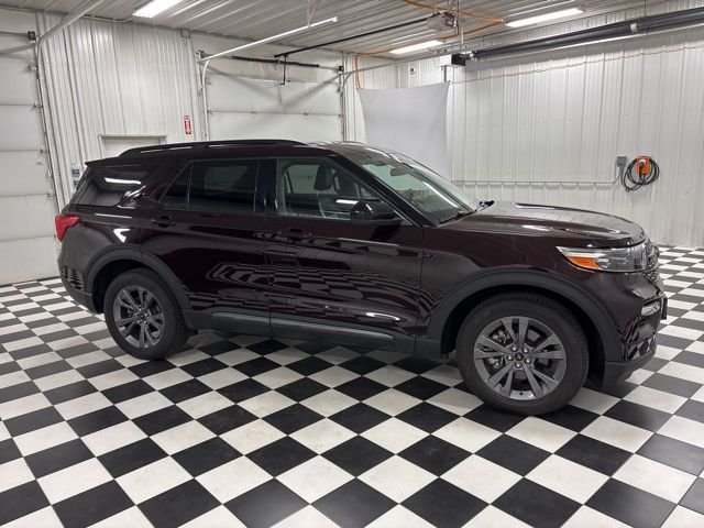 Used 2023 Red Ford XLT image 3