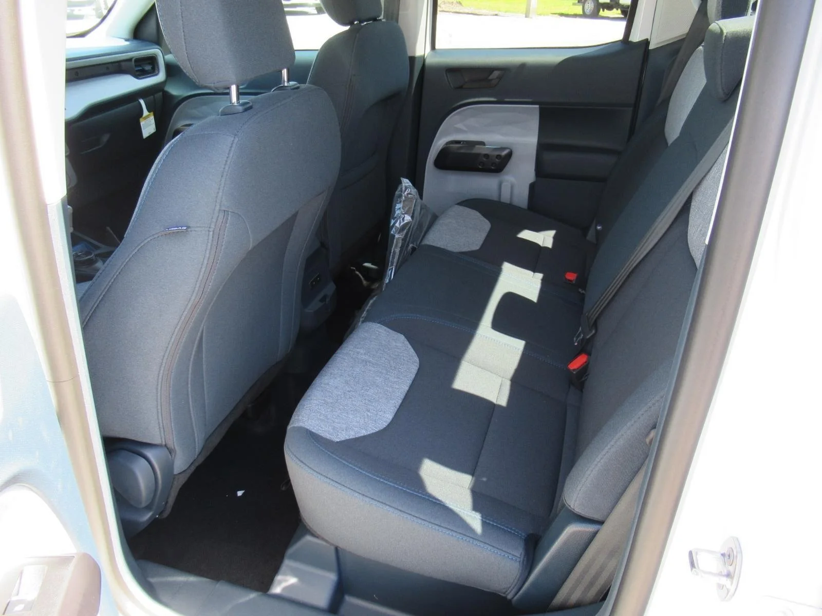 New 2026 Oxford White Ford XLT image 17