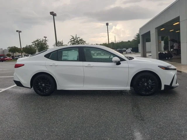 New 2026 Ice Cap Toyota SE image 3