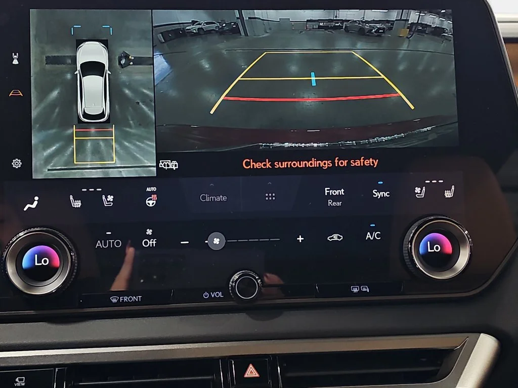 New 2026 Matador Red Mica Lexus PREMIUM image 22