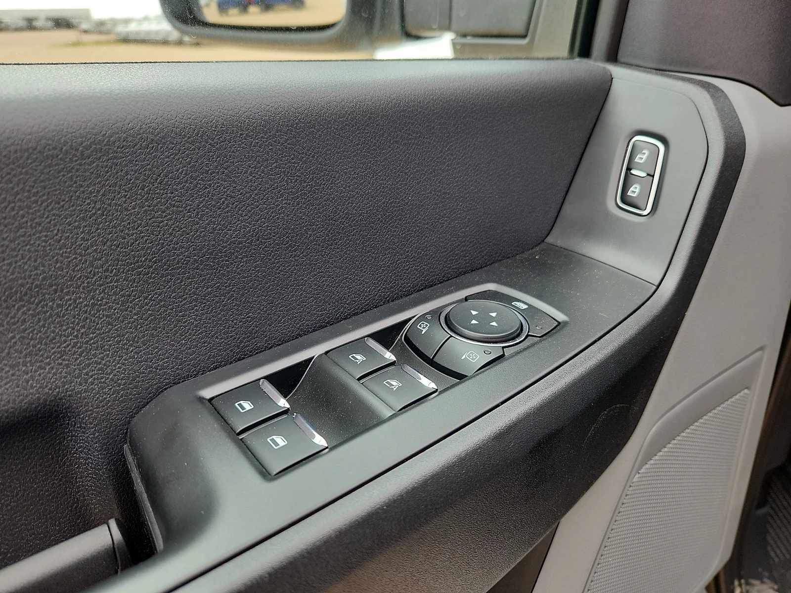 New 2026 Oxford White Ford F-250® XL image 15