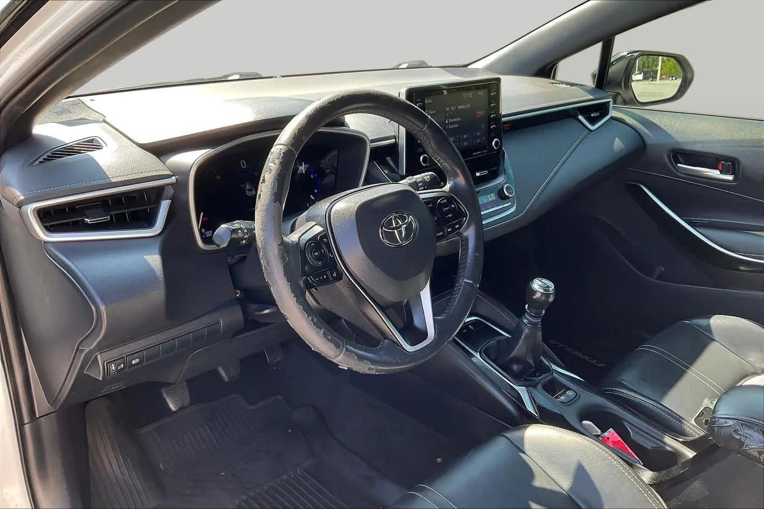 Used 2021 Wind Chill Pearl Toyota XSE image 17