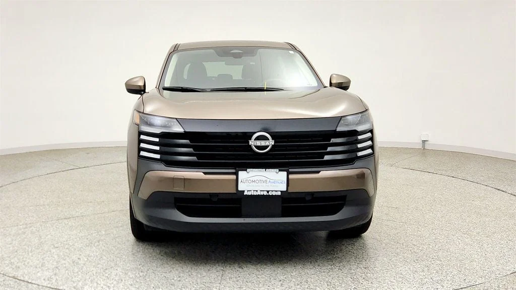 Used 2025 Canyon Bronze Metallic Nissan SV FWD image 2