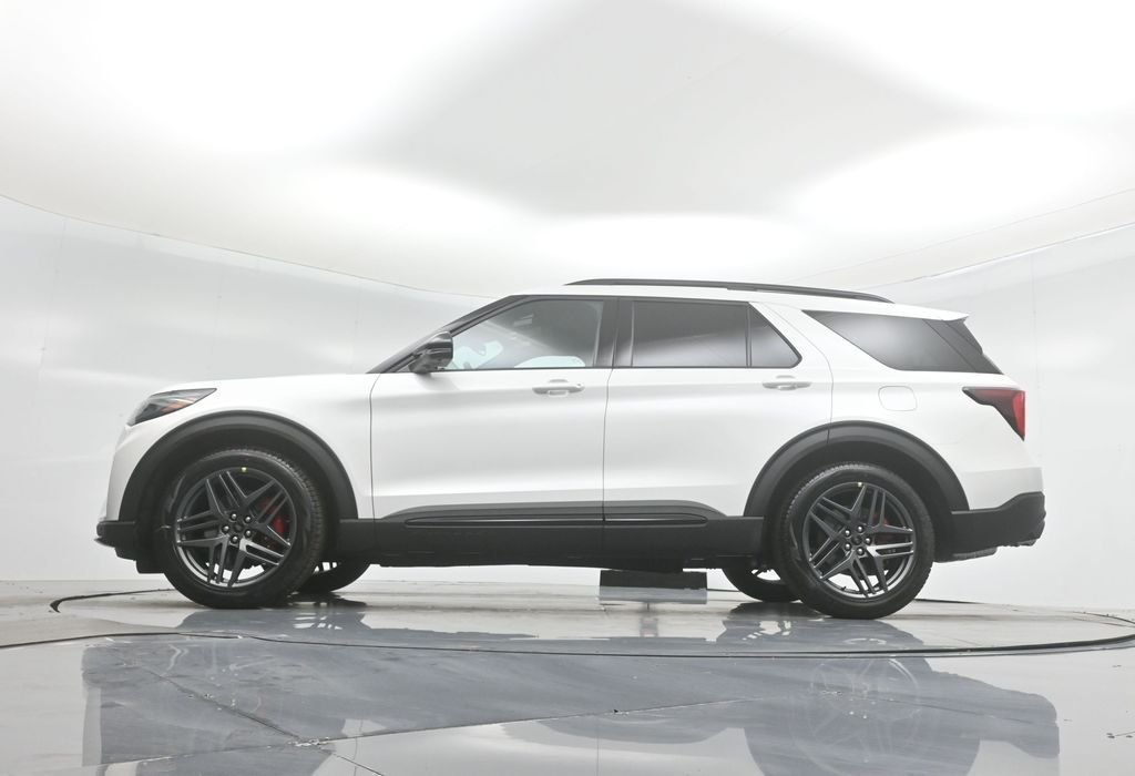New 2025 Star White Metallic Tri-Coat Ford ST image 7