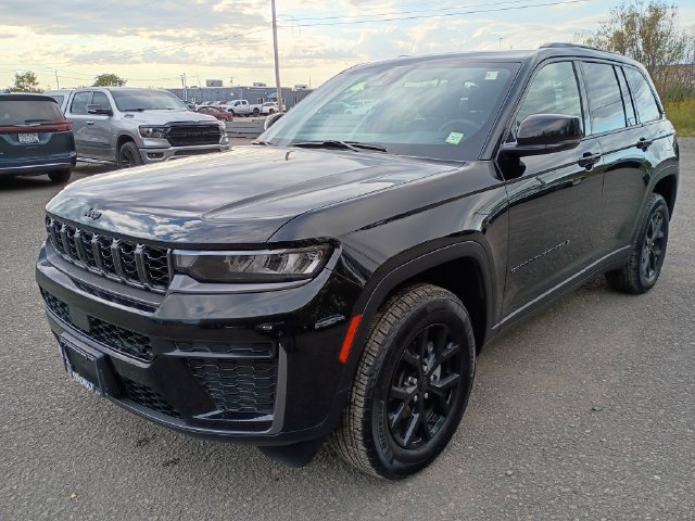 2026 Jeep Grand Cherokee Altitude