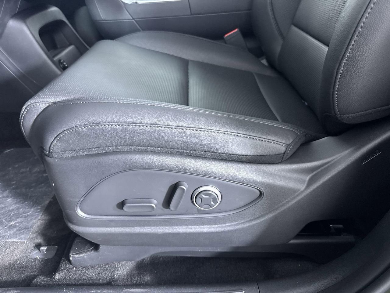 New 2026 Titan Charcoal Pearl Hyundai Limited image 25