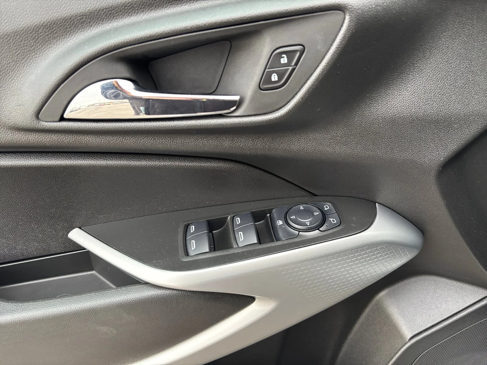Used 2024 White Chevrolet LS image 11