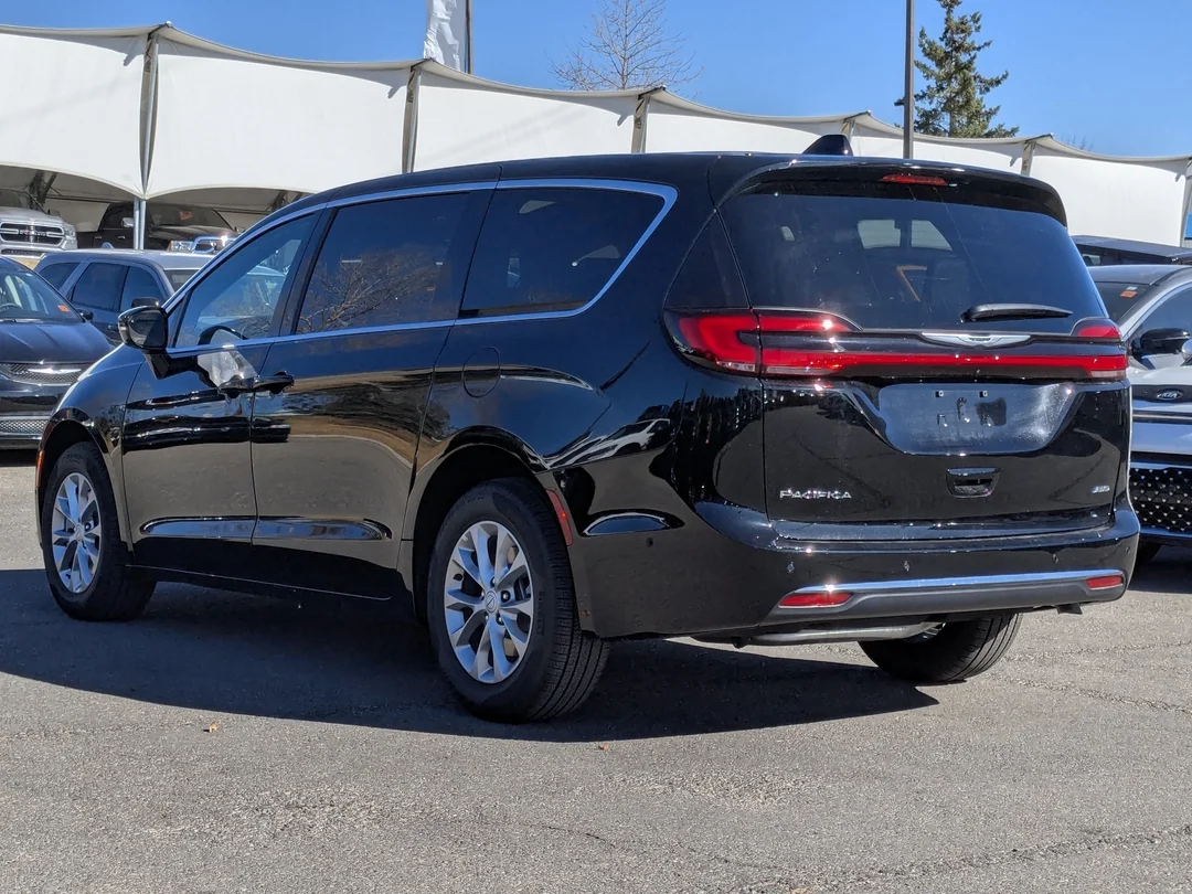 New 2026 Black Chrysler Select - - AWD - Rear DVD - 360 Degree Camera - Power Sliding Doors & More! image 6