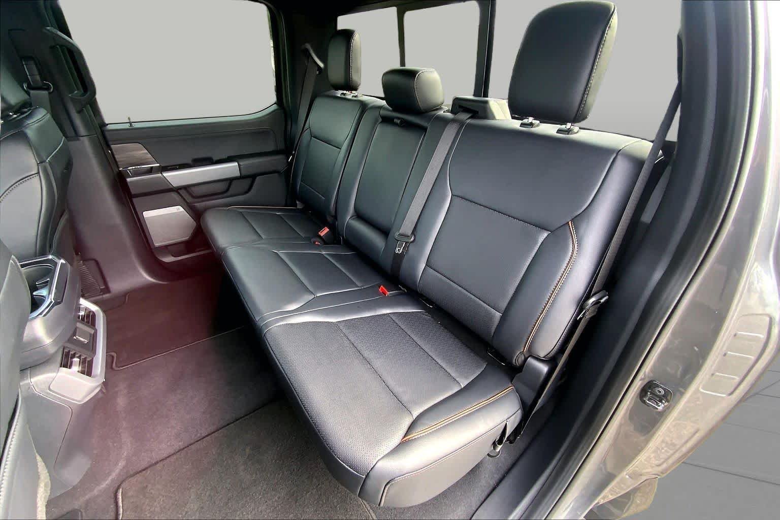 Used 2026 Carbonized Gray Metallic Ford LARIAT image 21