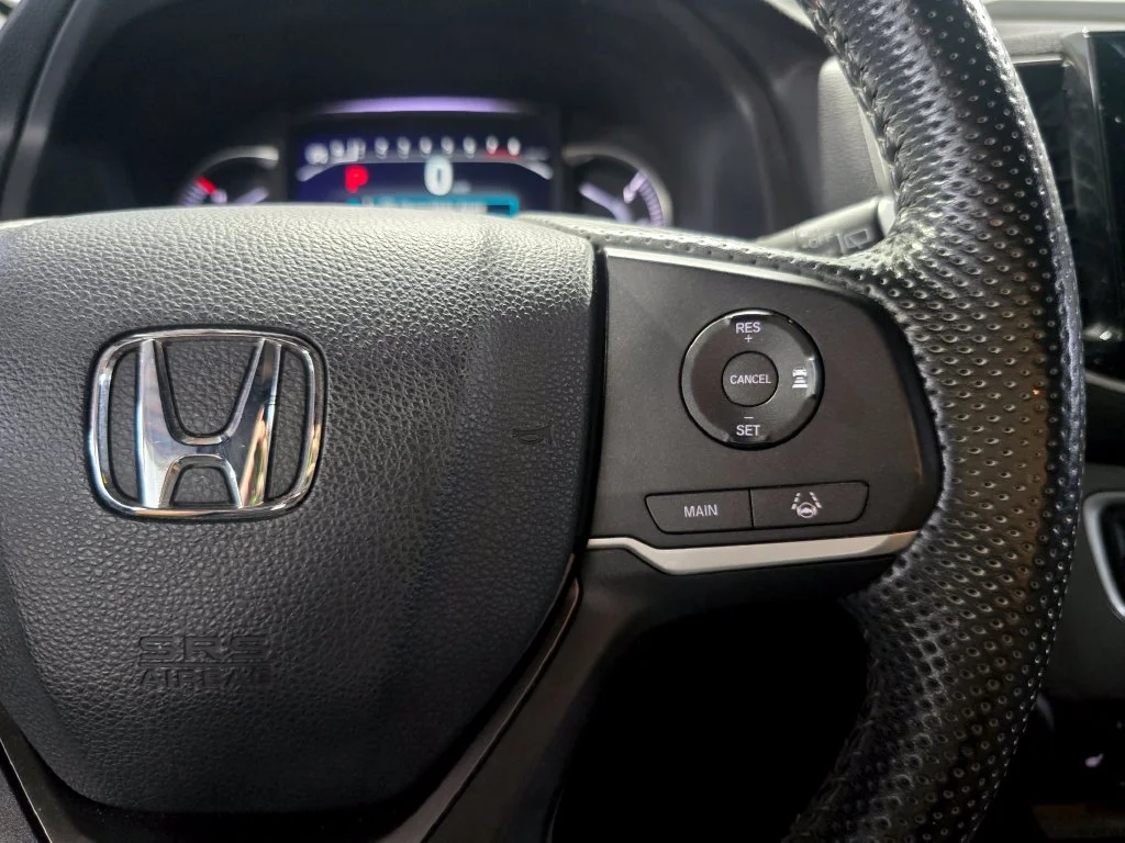 Used 2022 White Honda EX-L image 17