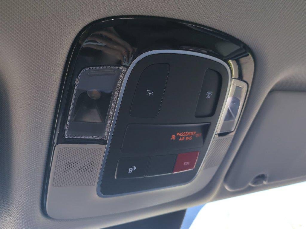 New 2026 White Hyundai SEL Convenience image 24