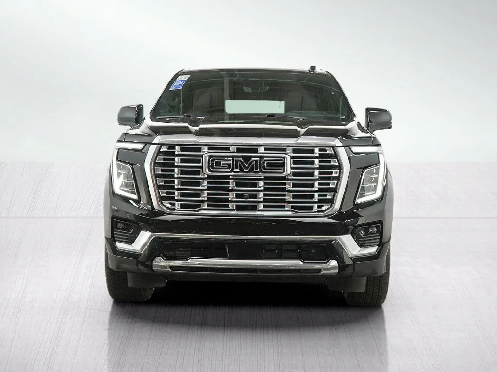 Used 2025 Onyx Black GMC Denali image 8