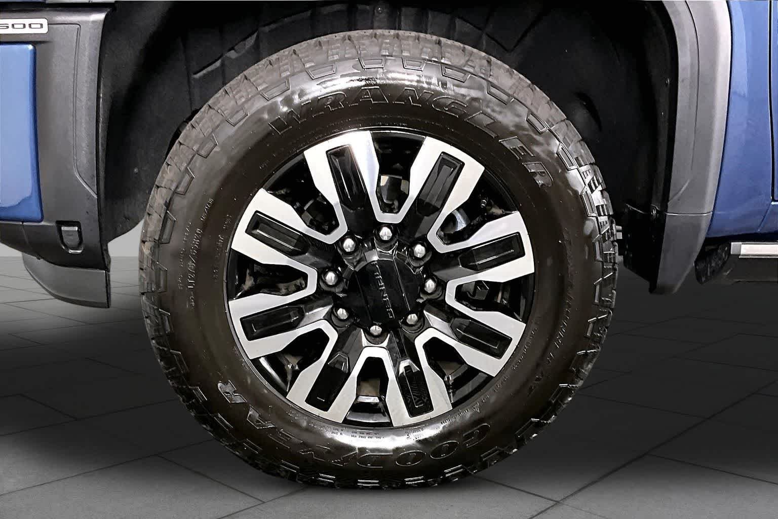 2025 GMC Sierra 2500HD Denali Ultimate - Photo 11