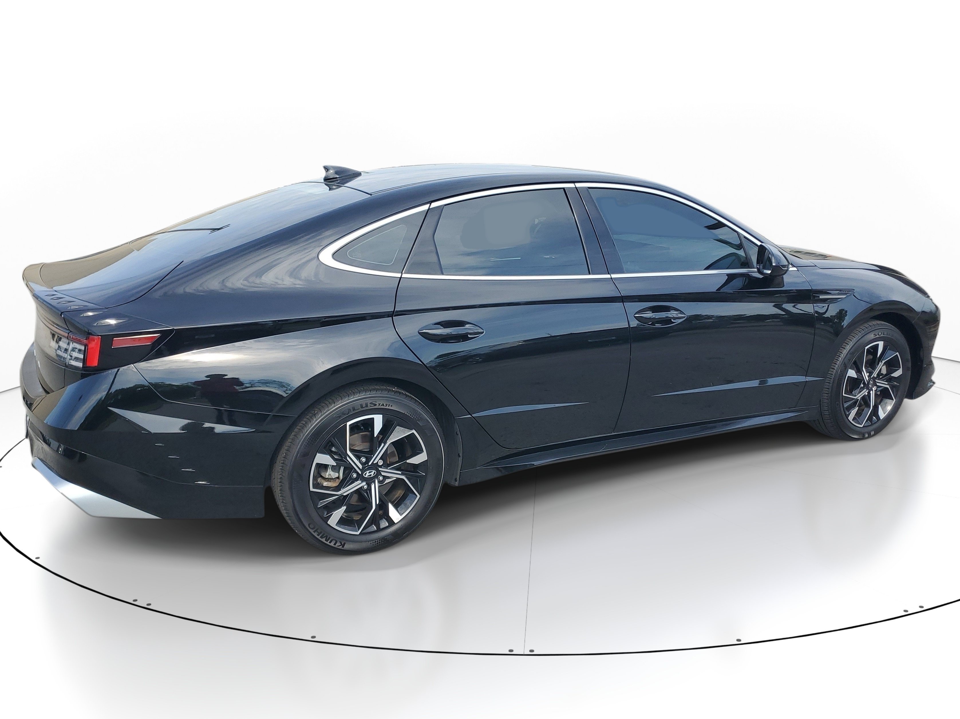 Used 2025 Abyss Black Hyundai SEL image 5