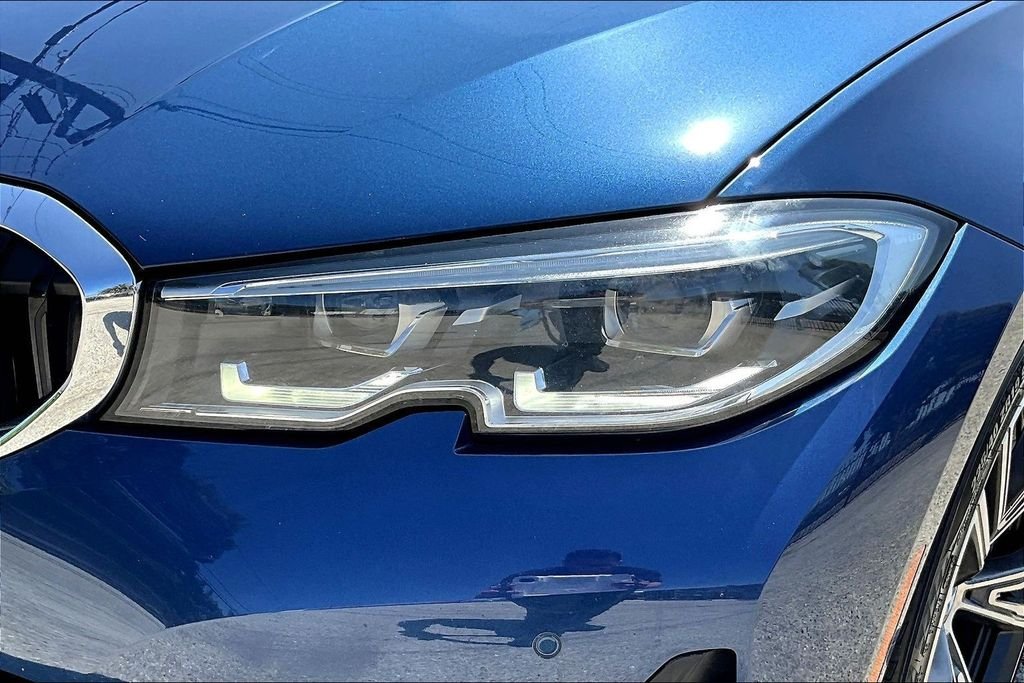 Used 2021 Blue BMW 330i image 31