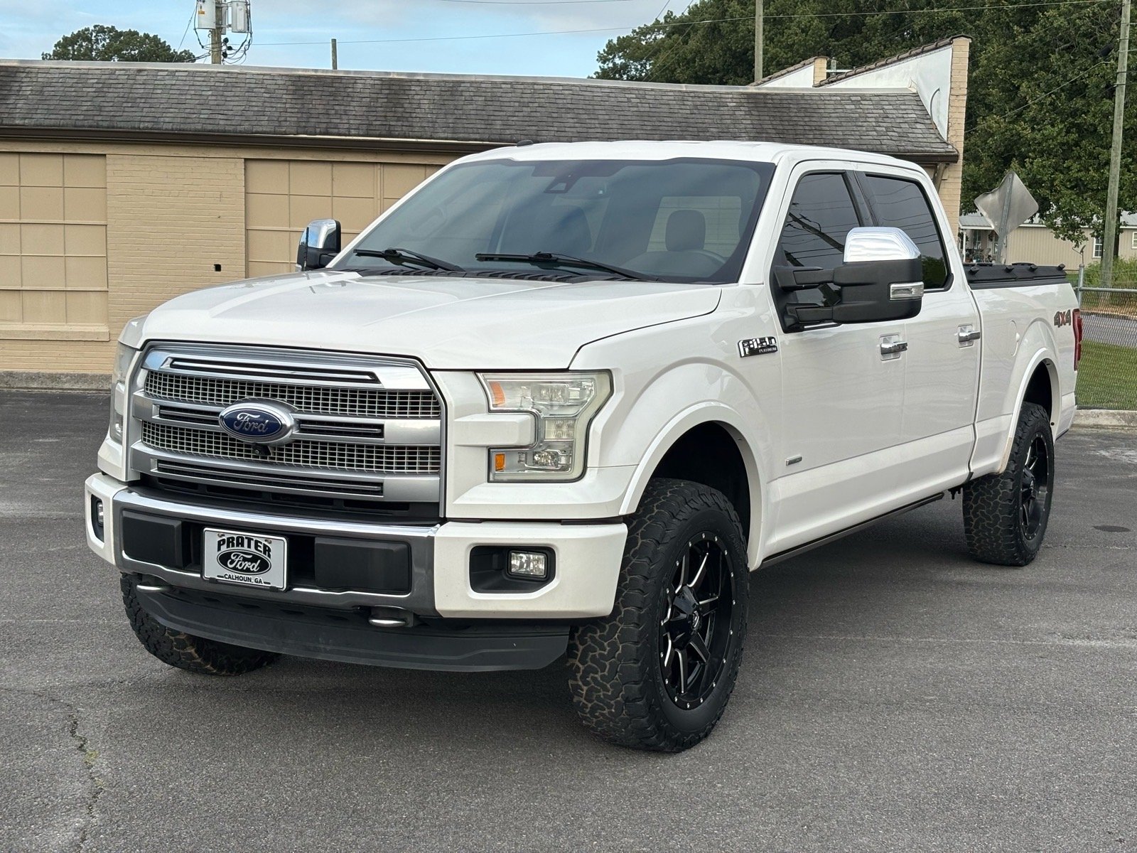 Used 2016 White Platinum Tri-Coat Metallic Ford Platinum image 1