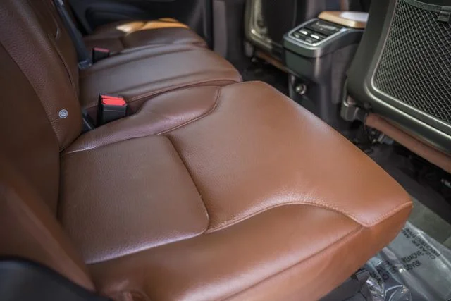 Used 2020 717 Onyx Black metallic Volvo Momentum image 31