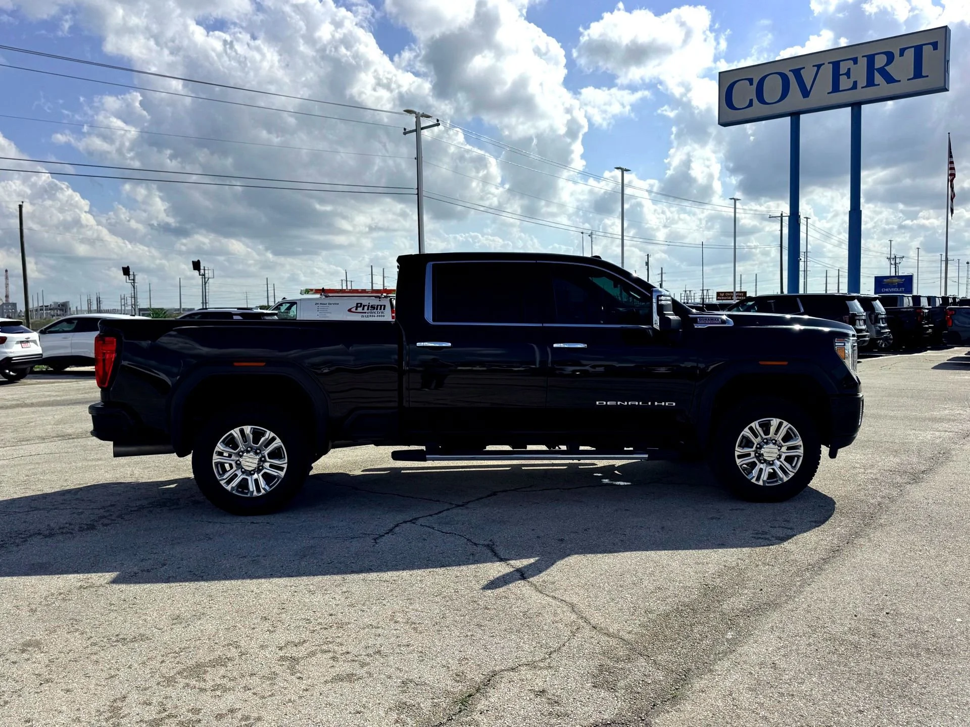 Used 2022 Onyx Black GMC Denali image 6