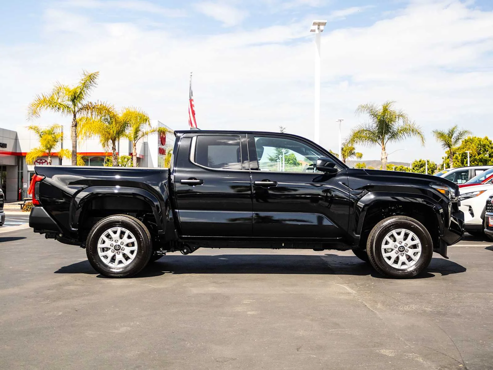 2025 Toyota Tacoma SR - Photo 15