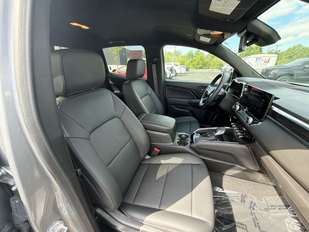 Used 2024 Silver GMC Elevation image 25