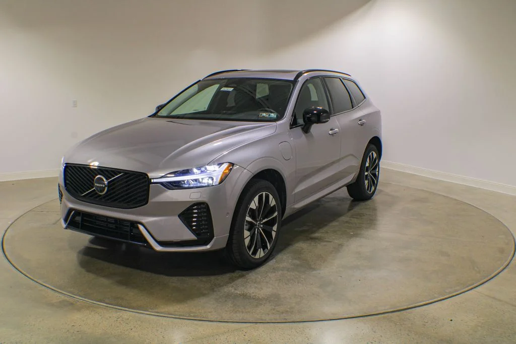 2026 Volvo XC60 T8 Plus Dark AWD's photo
