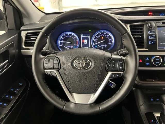 Used 2019 Black Toyota XLE image 12