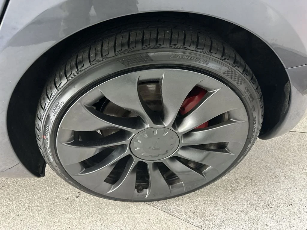 Used 2021  Tesla Performance image 14