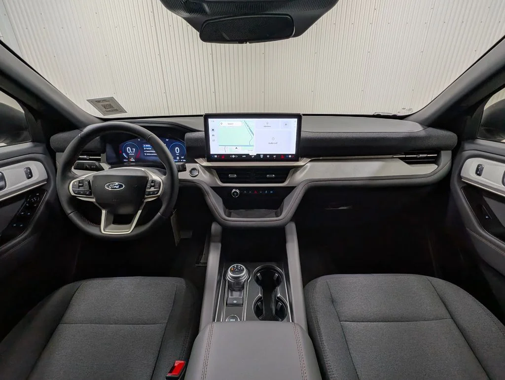 New 2027 Avalanche Gray Ford Active image 3