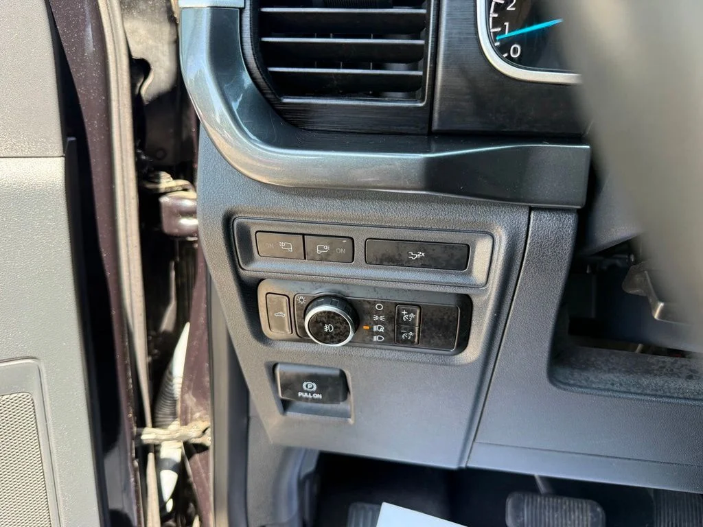 Used 2023 Black Ford XLT image 14
