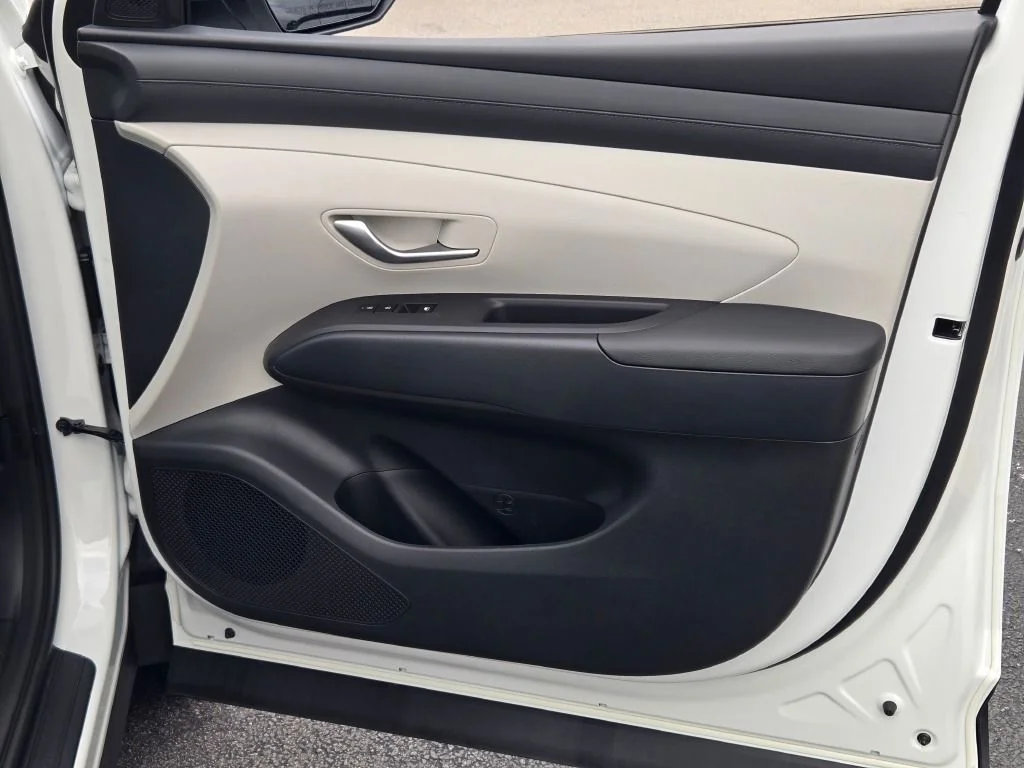 New 2026 White Pearl Hyundai Blue SE image 6