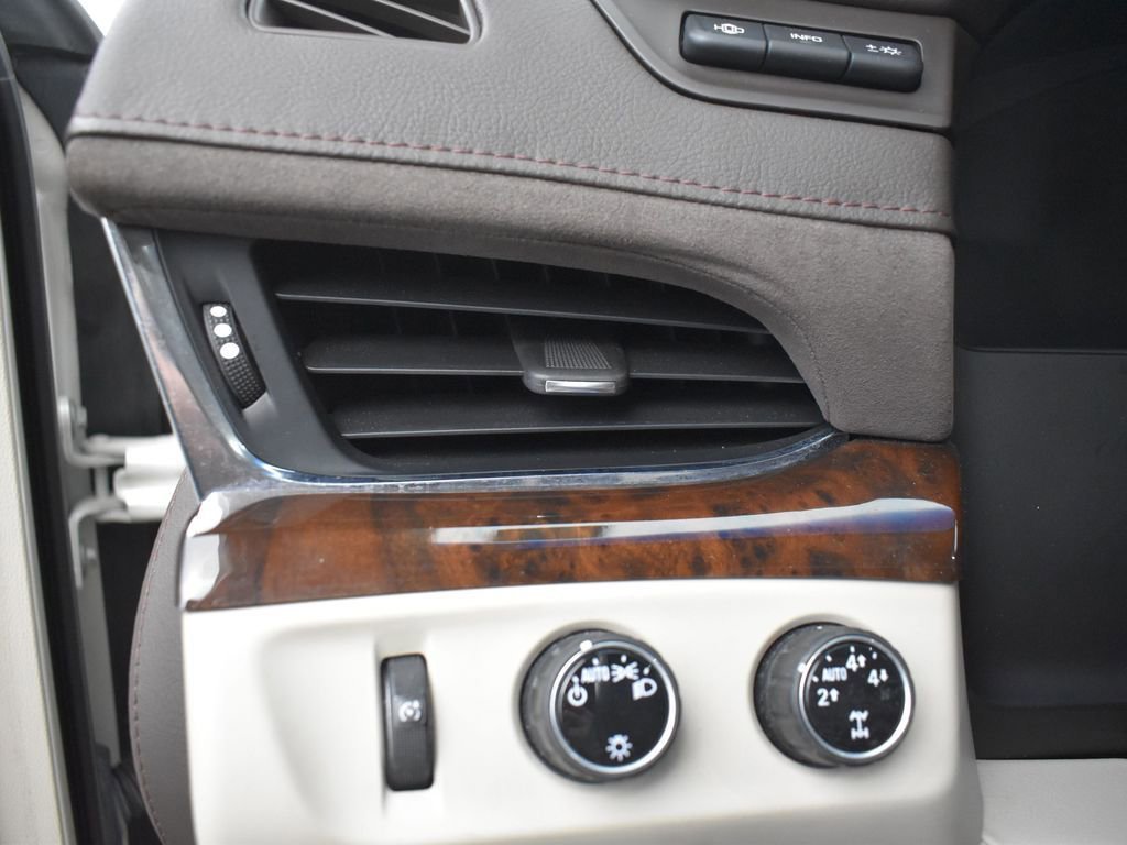 2015 CADILLAC ESCALADE - Image 11