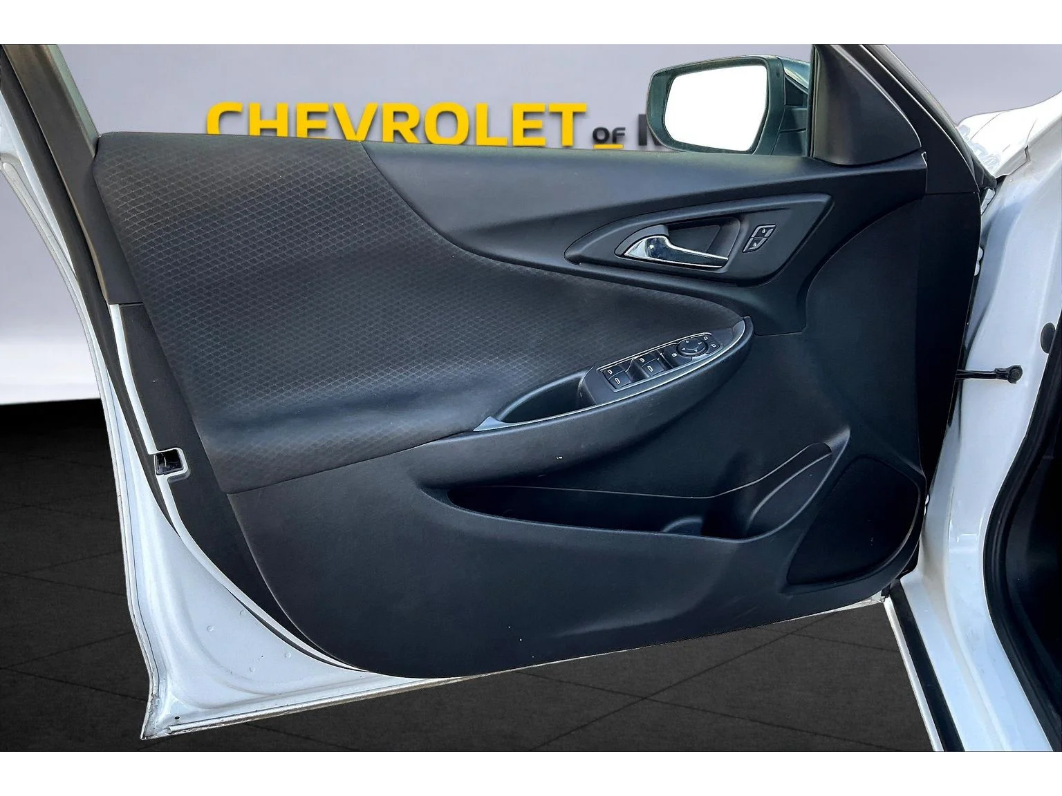 Used 2025 Summit White Chevrolet 1LT image 16