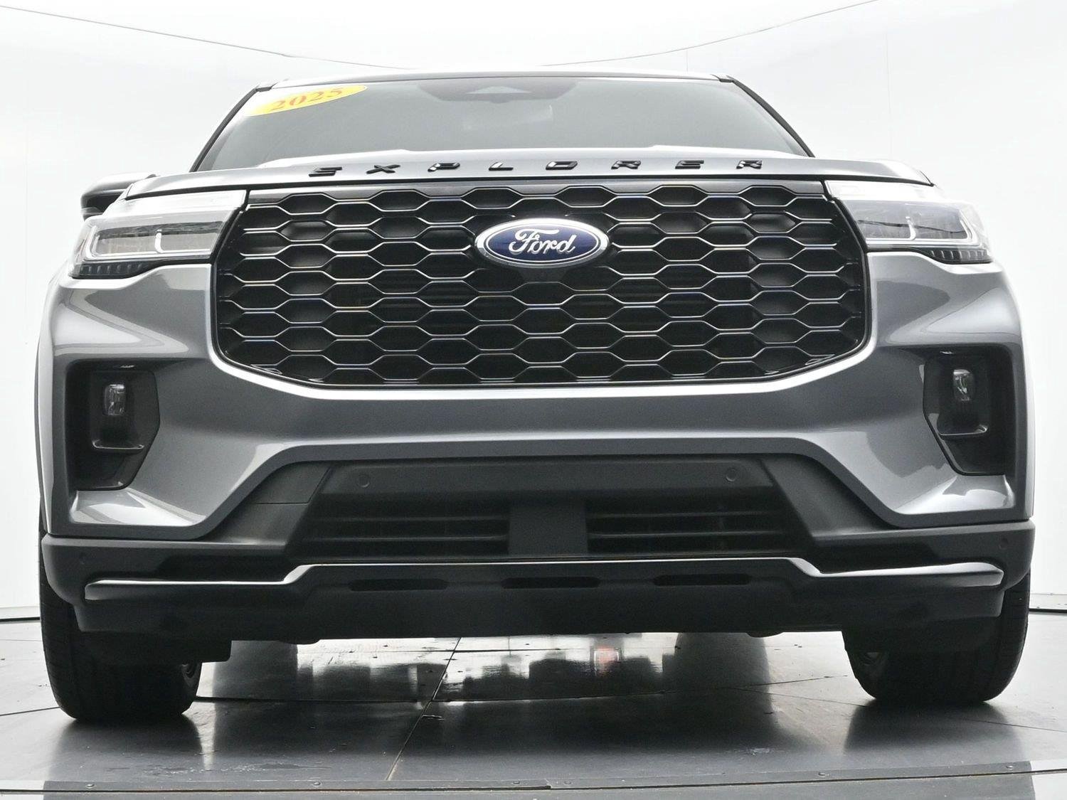 Used 2025 Carbonized Gray Ford ST-Line image 49