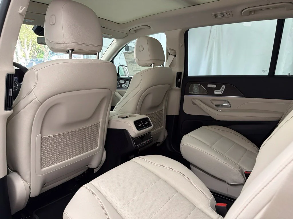 New 2027 White Mercedes-Benz GLS 450 image 23