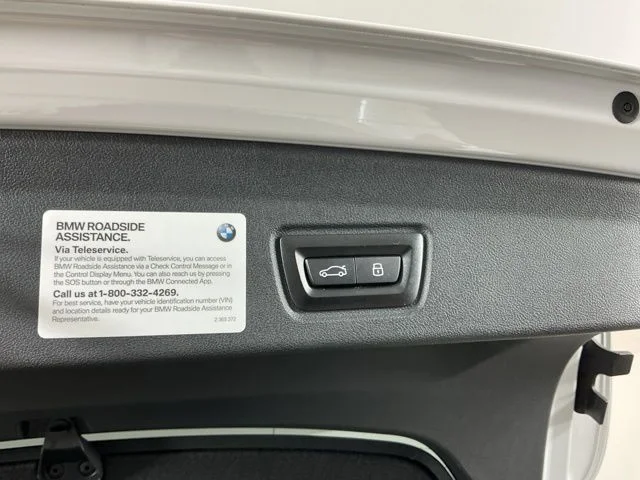 Used 2023 White BMW M50 image 31