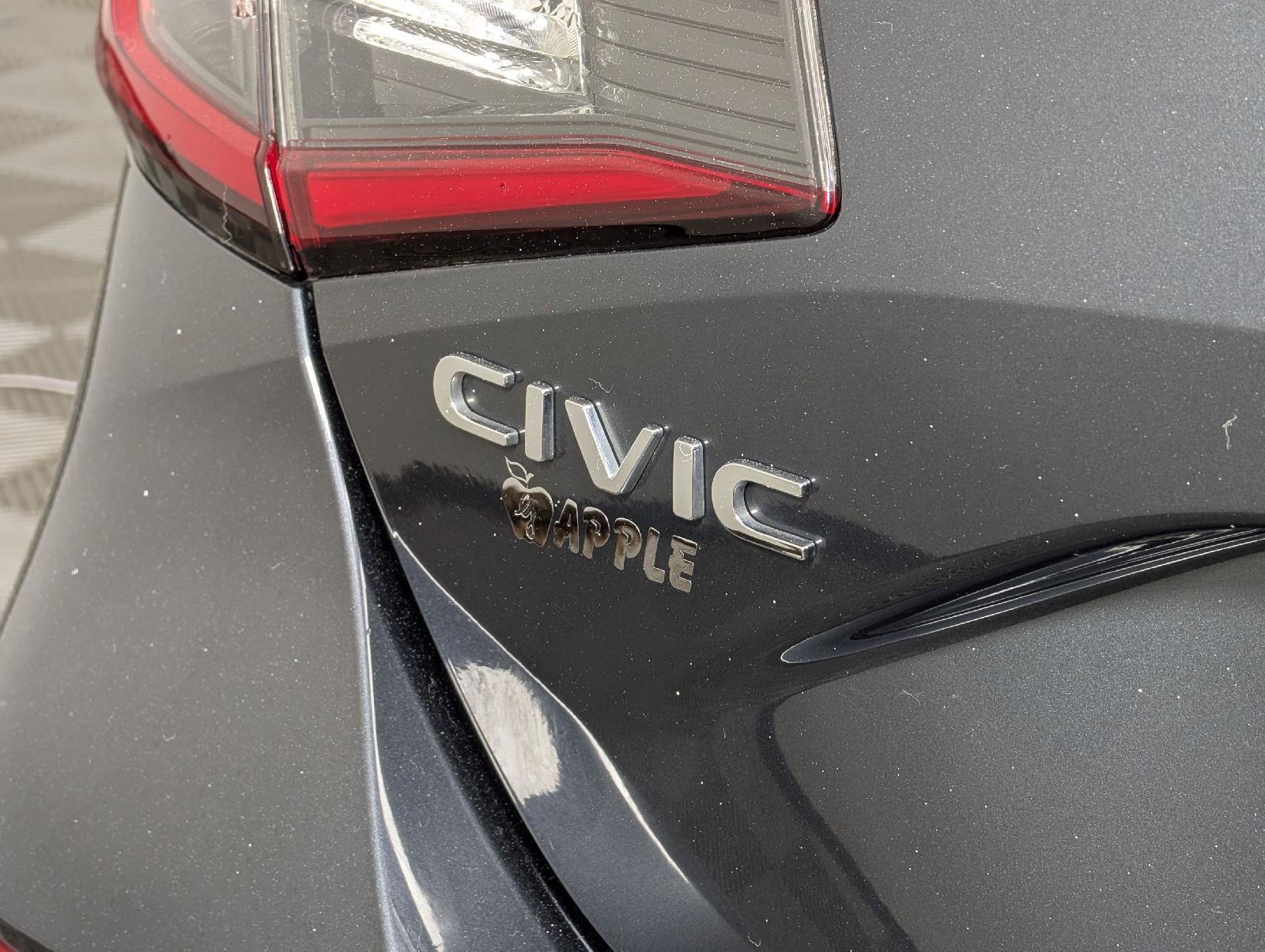 Used 2022 Meteorite Gray Metallic Honda Sport Touring image 7