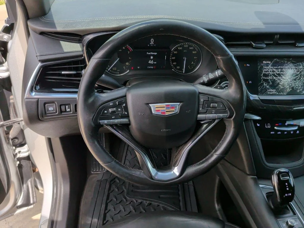 Used 2020 Silver Cadillac Premium Luxury image 17