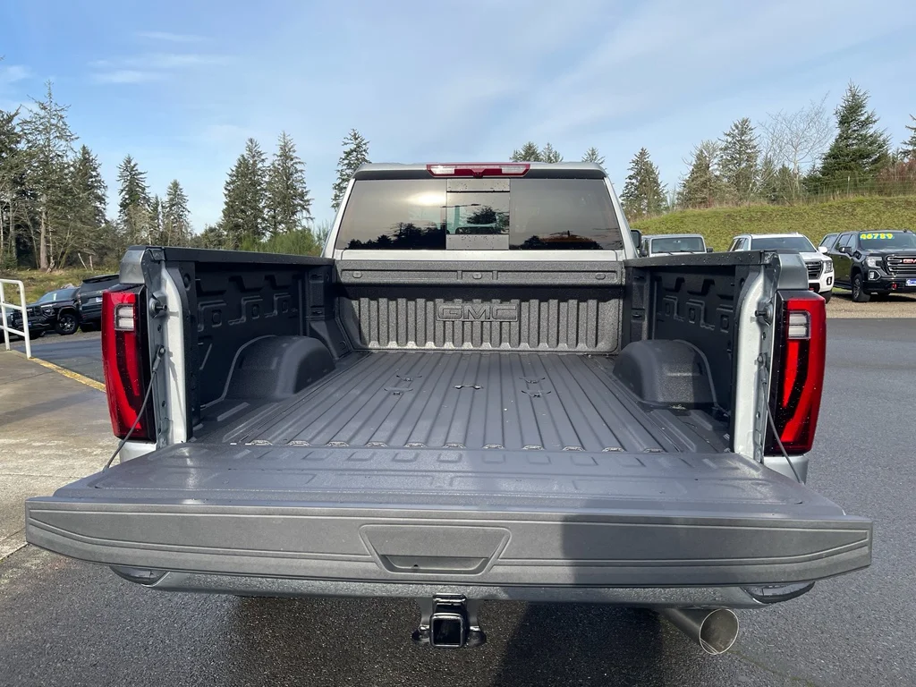 2026 GMC Sierra 2500HD SLT - Photo 8
