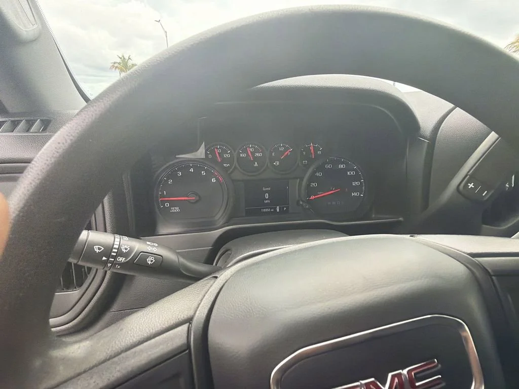 Used 2021 SUMMIT WHITE GMC 2WD Double Cab Long Bed image 17